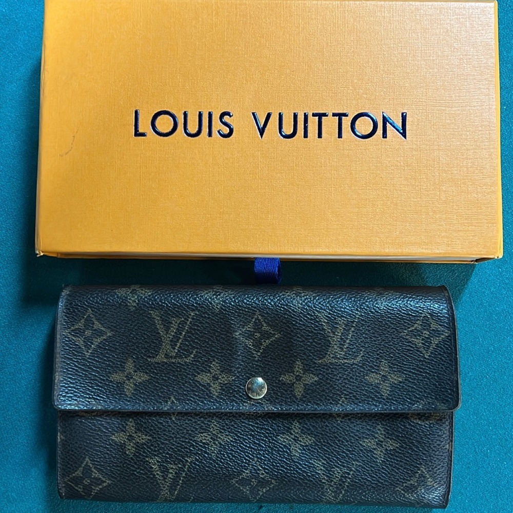 Louis Vuitton Sarah Leather Wallet